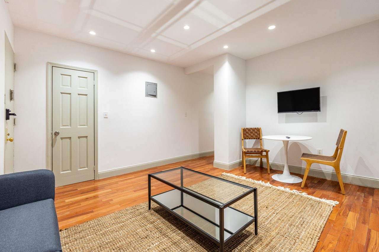 #862: Hamilton Heights - Full Bedroom A - 8