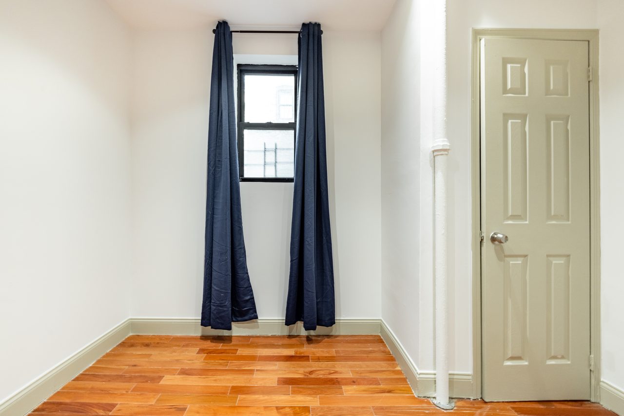 #862: Hamilton Heights - Full Bedroom B - 4