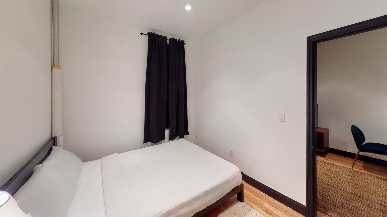  #717: East Village - 1 Bedroom (Queen)  -  #717: East Village  - Gallery -  6