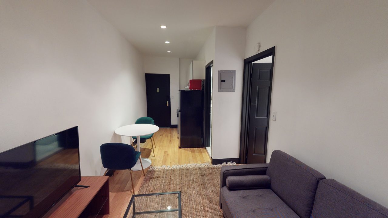 #717: East Village - 1 Bedroom (Queen) - #717: East Village - Gallery - 18