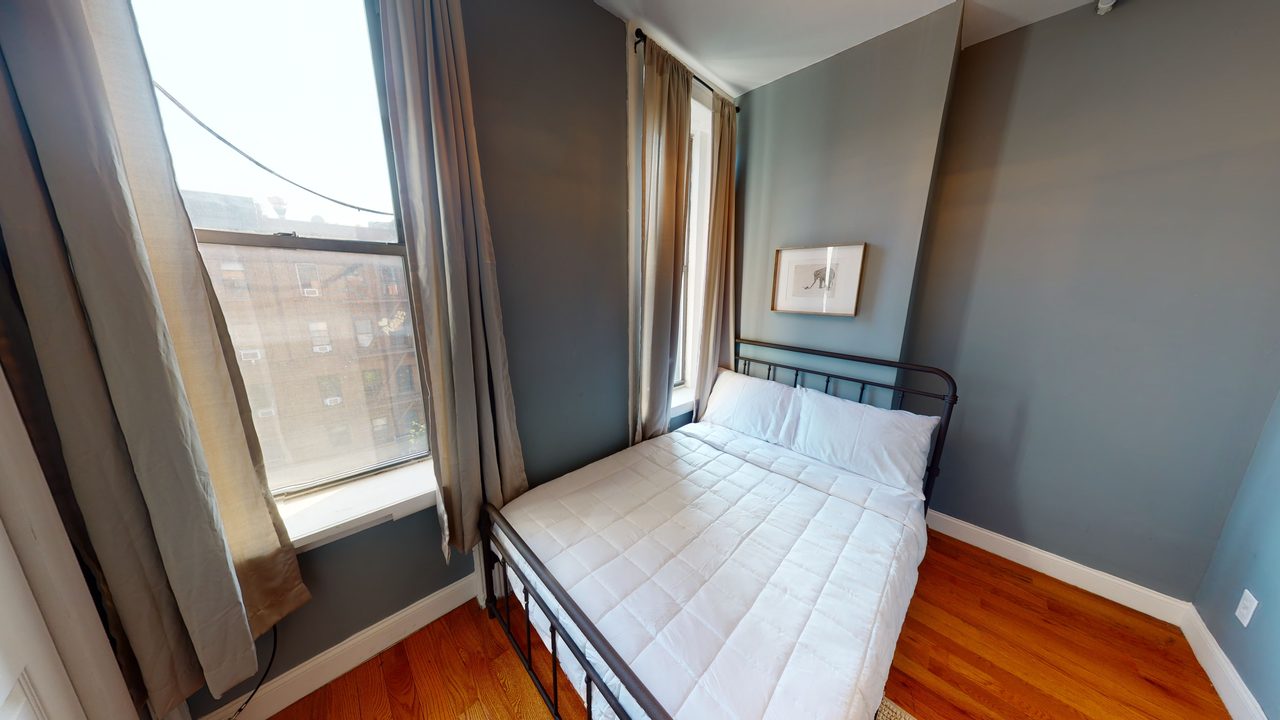  #529: East Village - Queen Bedroom B  -  #529: East Village  - Gallery -  13