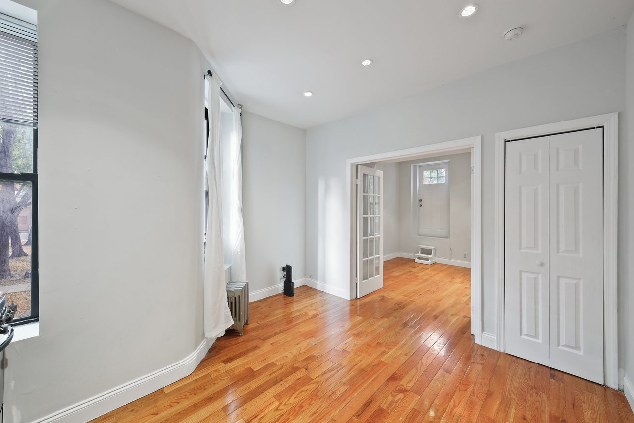 #694: East Village - 1 Bedroom (Queen) - 18