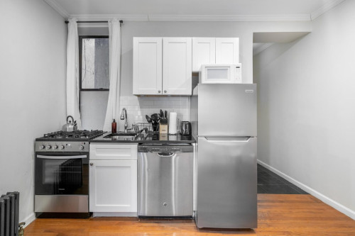 #933: East Village  - Gallery -  2