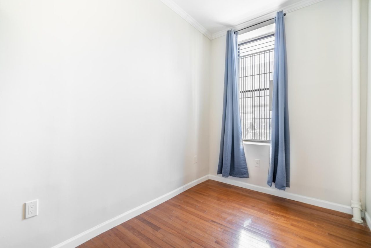  #933: East Village - Full Bedroom A  -  #933: East Village  - Gallery -  10
