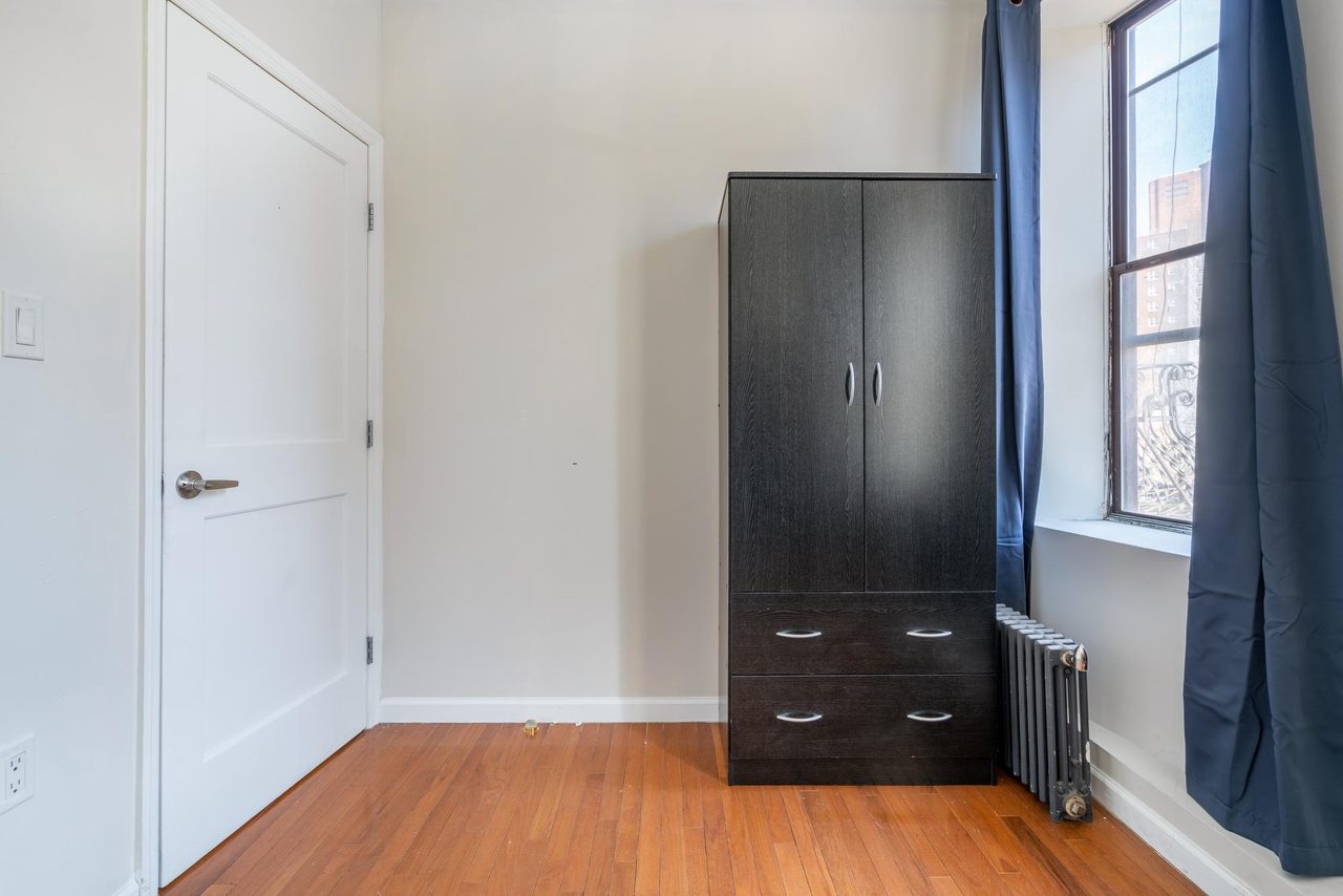 #933: East Village - Full Bedroom B - #933: East Village - Gallery - 10