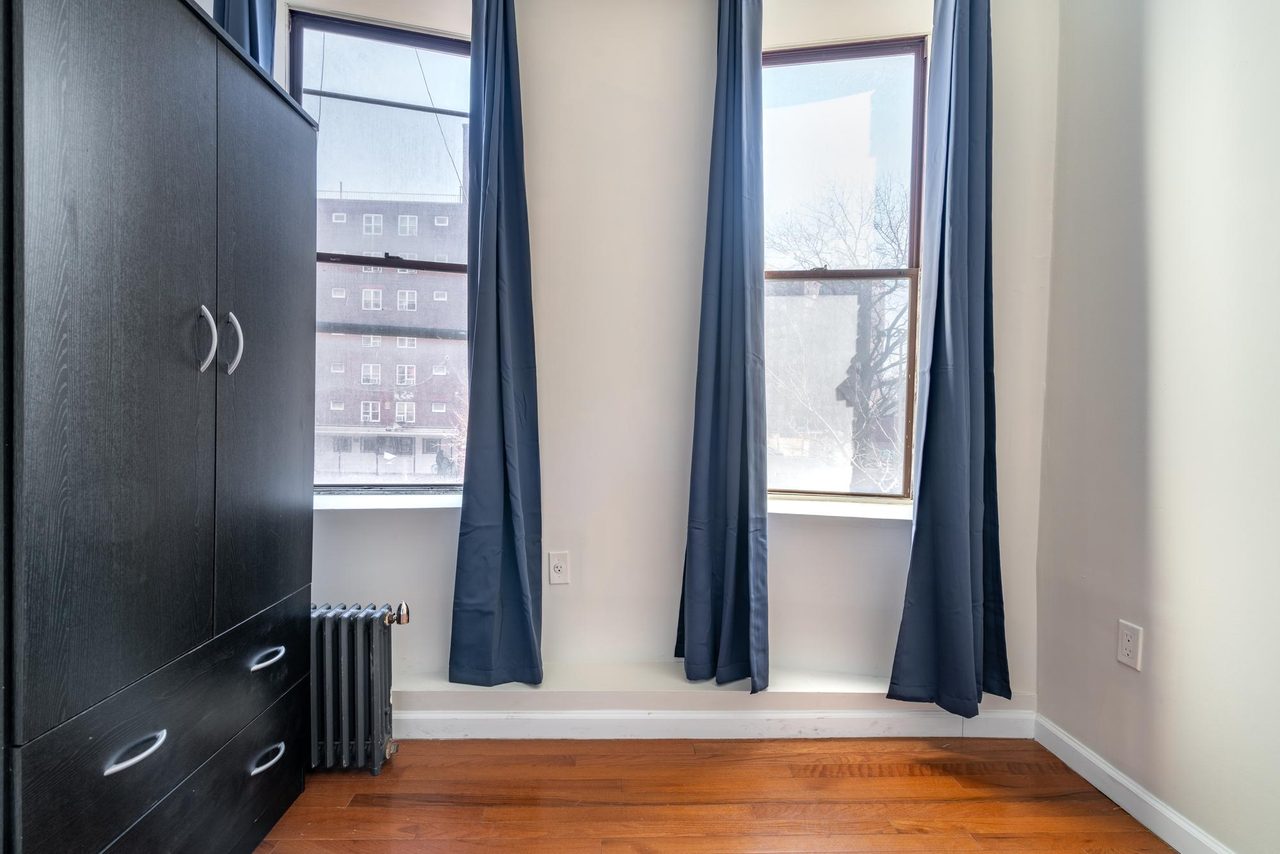  #933: East Village - Full Bedroom B  -  #933: East Village  - Gallery -  11