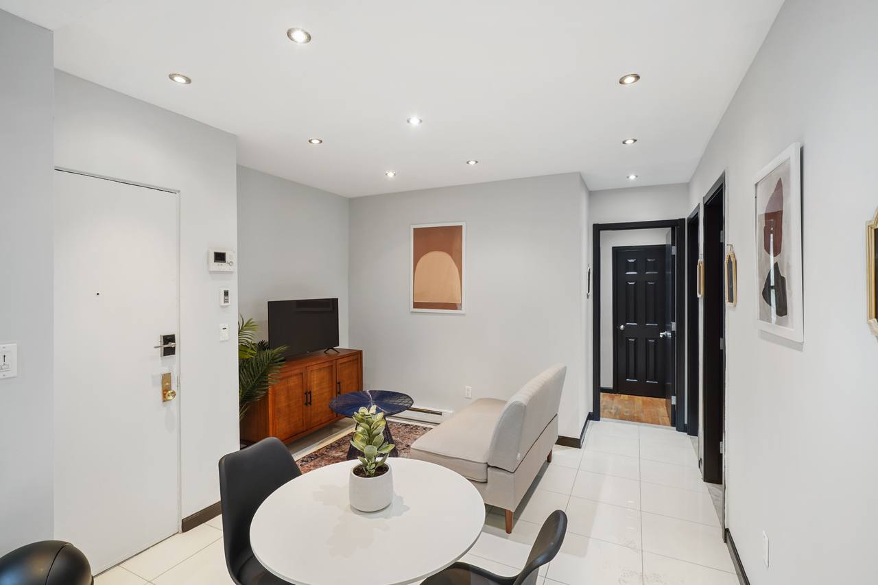 #550: Upper West Side - Full Bedroom D - 6