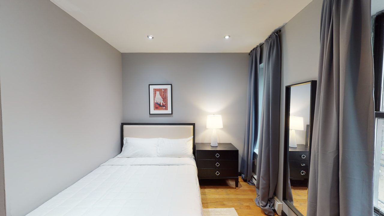 #550: Upper West Side - Queen Bedroom A - 2