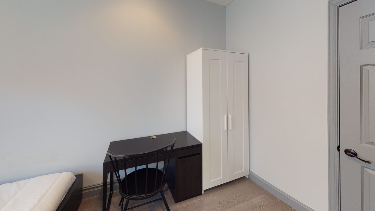 #572: East Village - Queen Bedroom C - 3