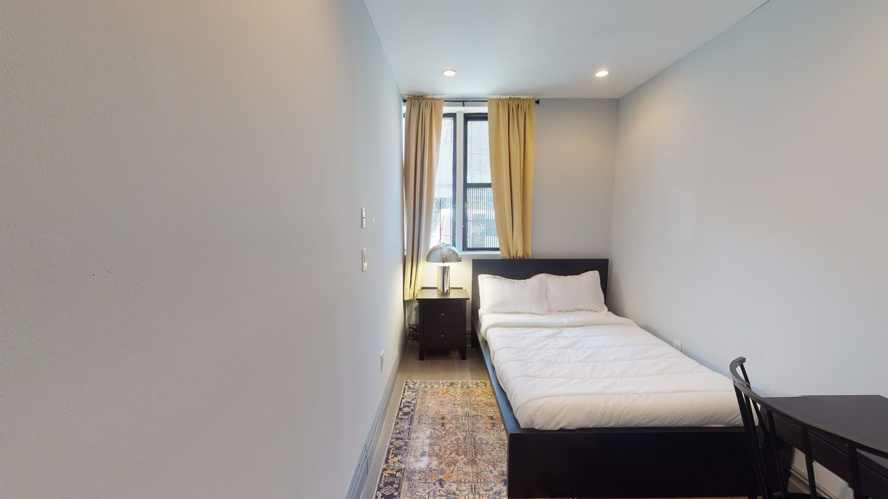#572: East Village - Queen Bedroom C - 7