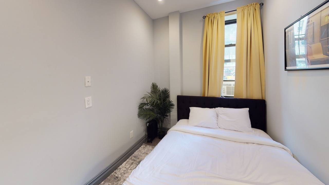 #572: East Village - Queen Bedroom B - 12