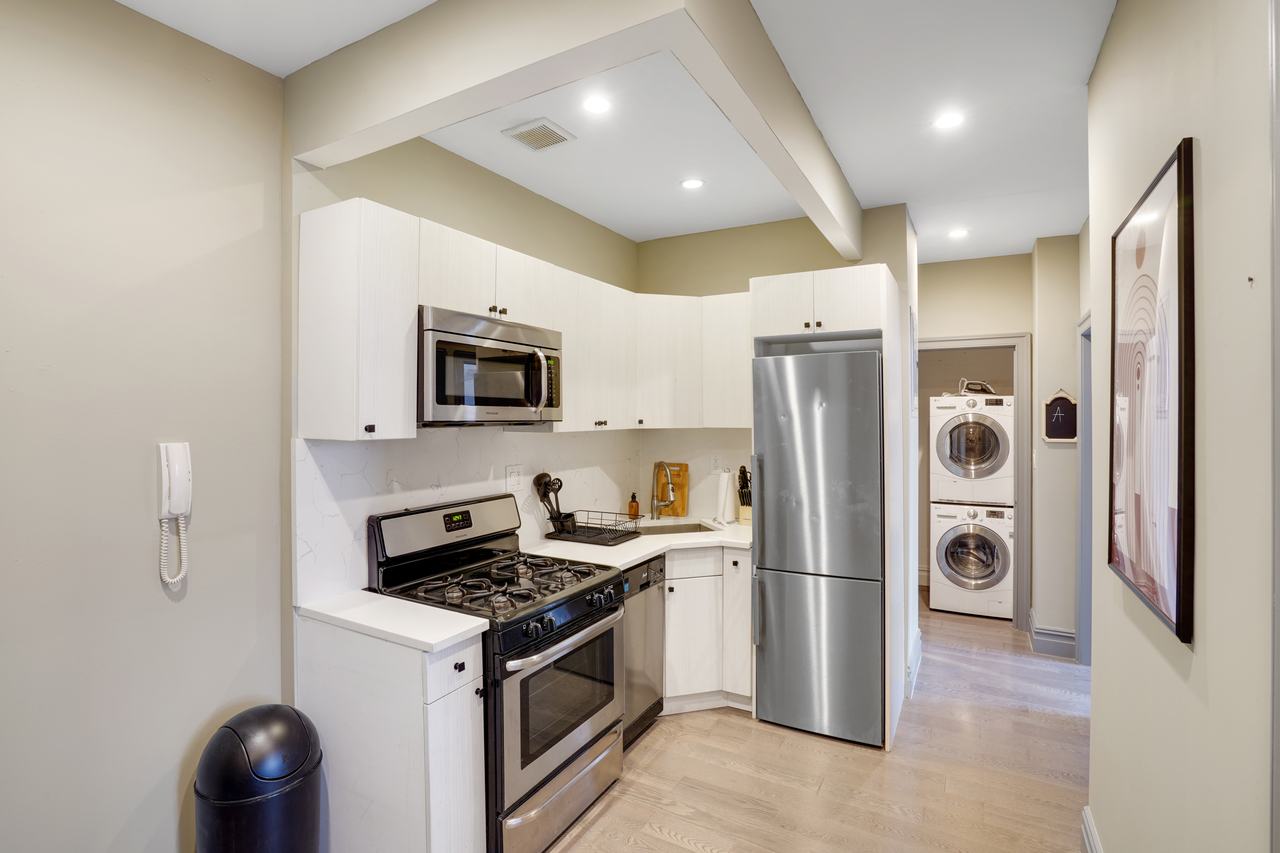  #572: East Village - Queen Bedroom A  -  #572: East Village  - Gallery -  9