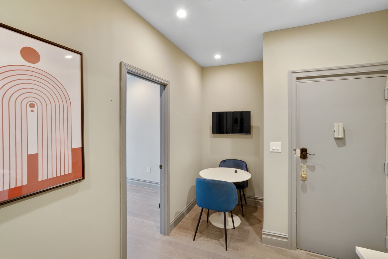  #572: East Village - Queen Bedroom A  -  #572: East Village  - Gallery -  10