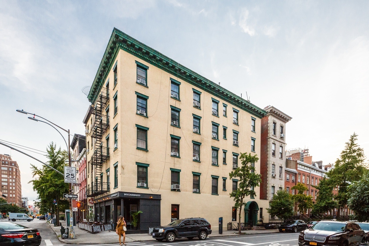  #323: Chelsea - Full Bedroom B  -  #323: Chelsea  - Gallery -  8