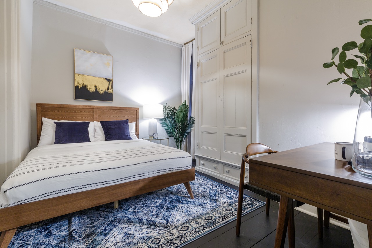  #323: Chelsea - Queen Bedroom C  -  #323: Chelsea  - Gallery -  1