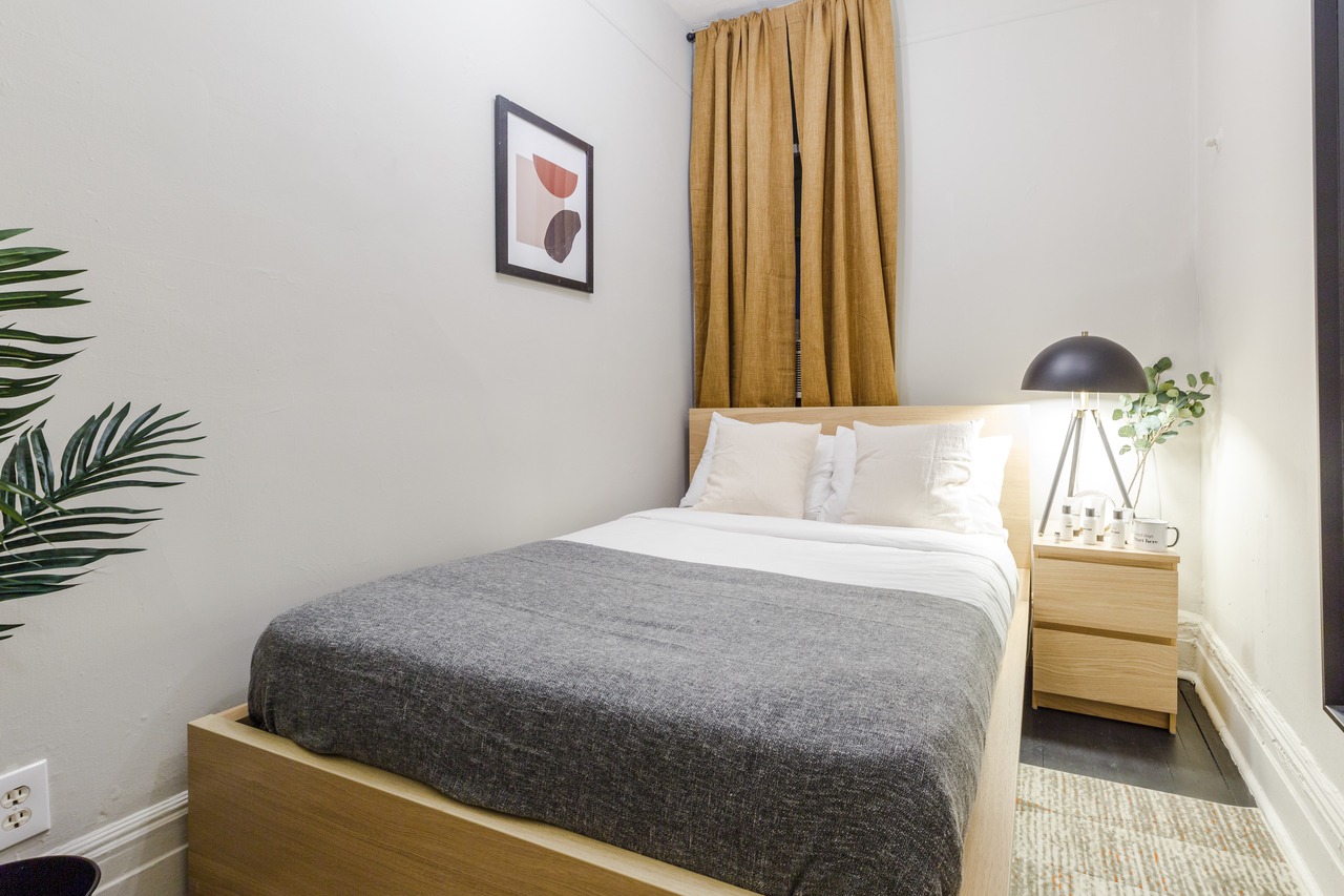  #323: Chelsea - Full Bedroom A  -  #323: Chelsea  - Gallery -  9