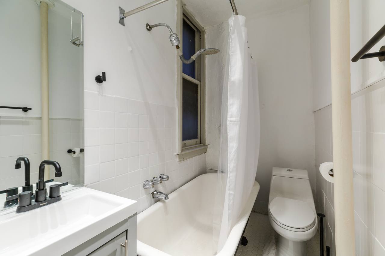  #323: Chelsea - Full Bedroom A  -  #323: Chelsea  - Gallery -  6
