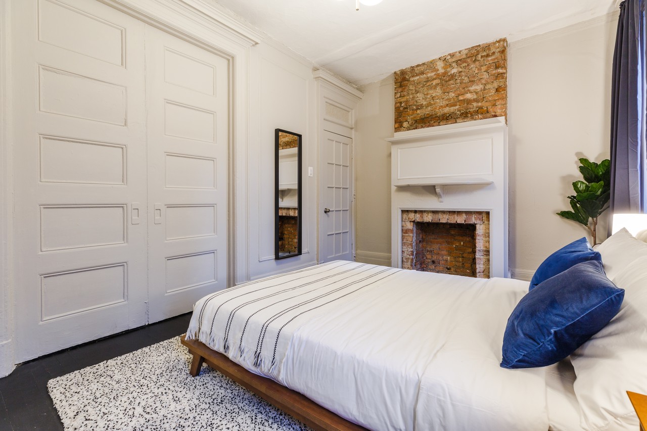  #323: Chelsea - Queen Bedroom D  -  #323: Chelsea  - Gallery -  2