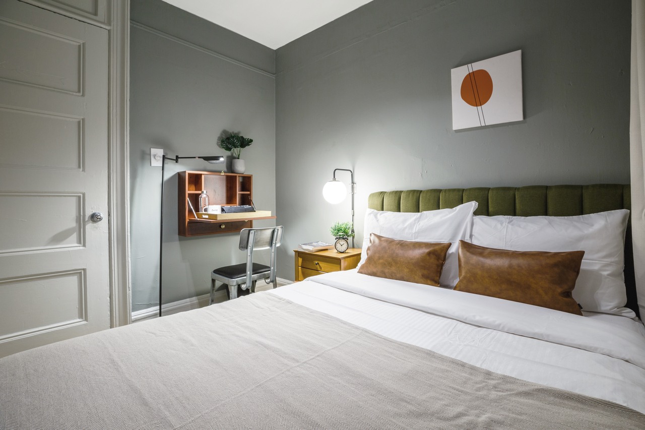 #232: Chelsea - Full Bedroom A - #232: Chelsea - Gallery - 8