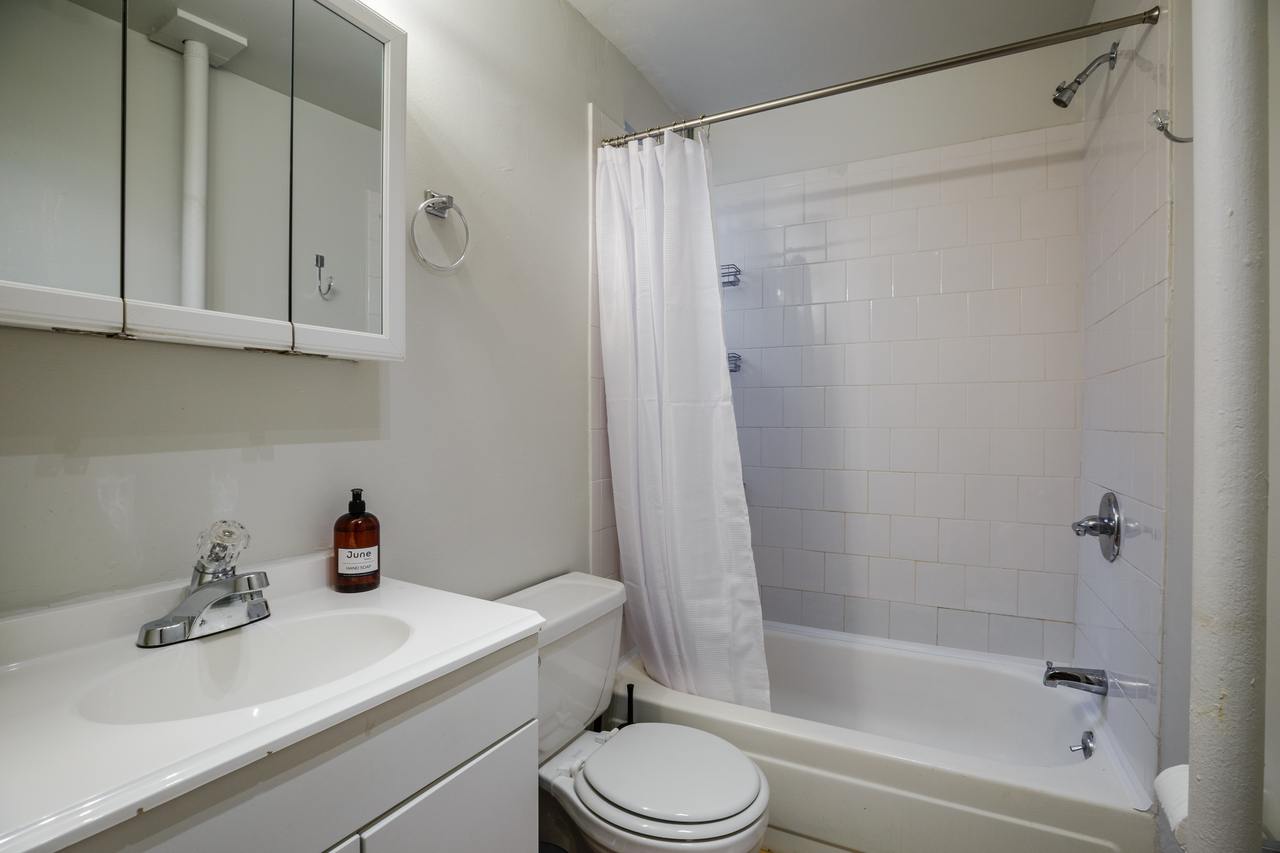 #232: Chelsea - Full Bedroom A - #232: Chelsea - Gallery - 3