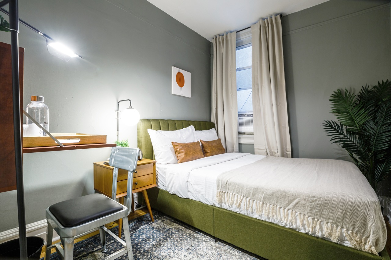 #232: Chelsea - Full Bedroom A - #232: Chelsea - Gallery - 1