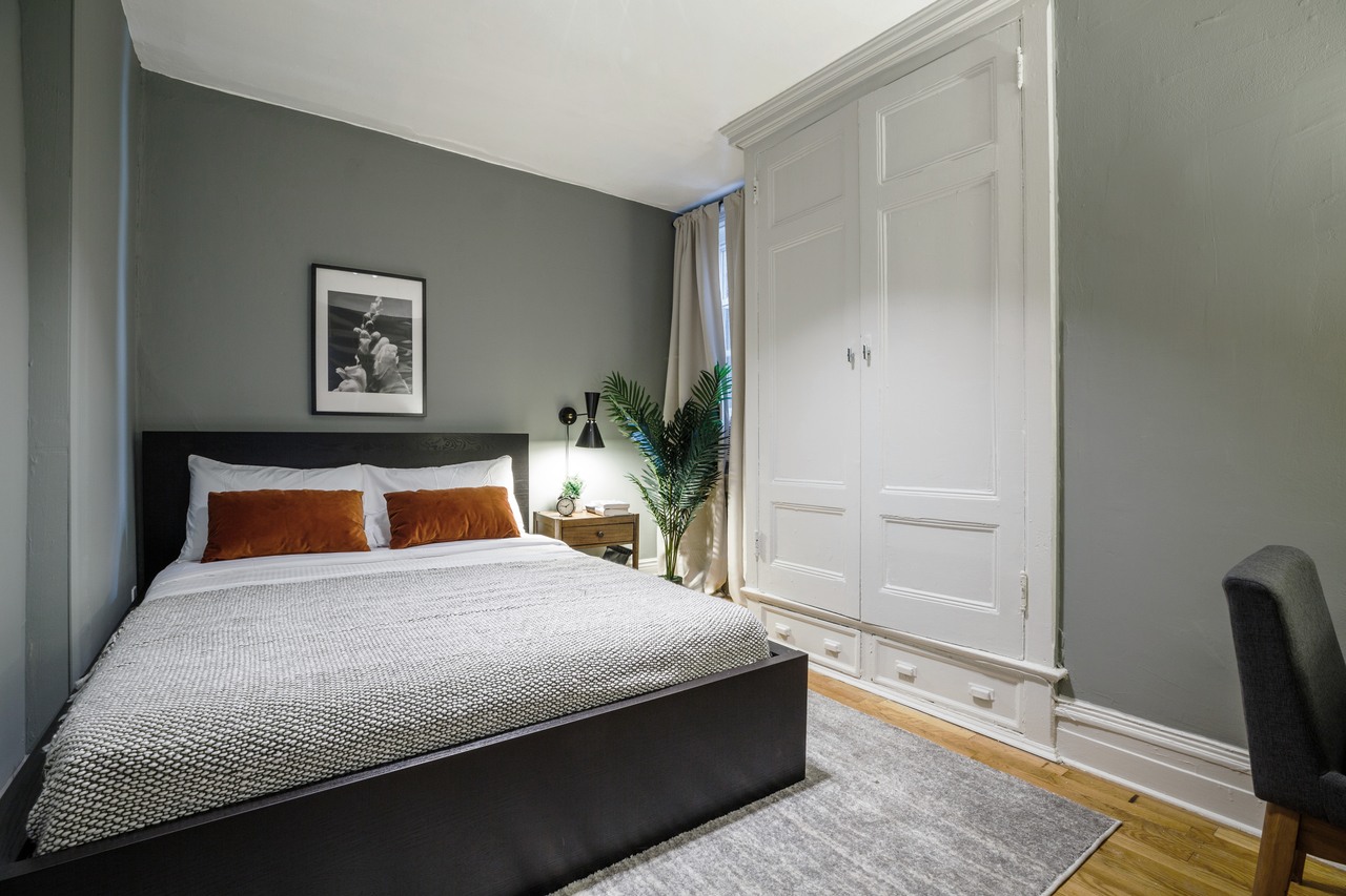  #232: Chelsea - Queen Bedroom C  -  #232: Chelsea  - Gallery -  1