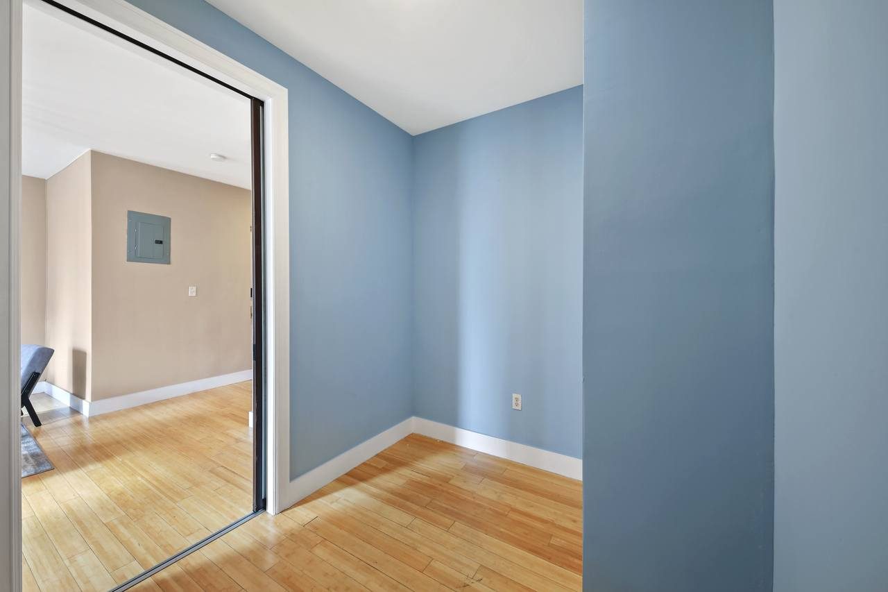  #714: West Harlem - Queen Bedroom B  -  #714: West Harlem  - Gallery -  6