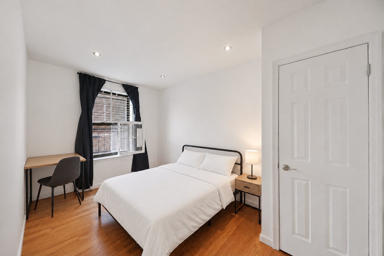 #785: Upper West Side - Queen Bedroom C - 15