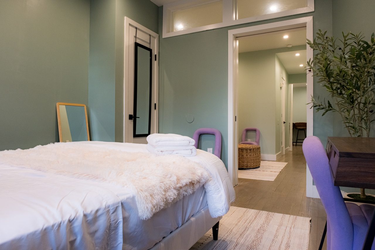  #500: East Harlem - 1 Bedroom (Queen) Furnished Only  -  #500: East Harlem  - Gallery -  4