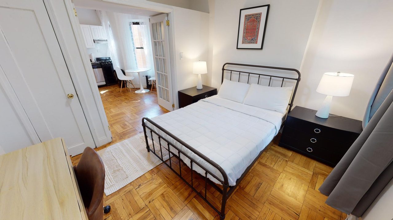 #984: East Village - 1 Bedroom (Full) - 11