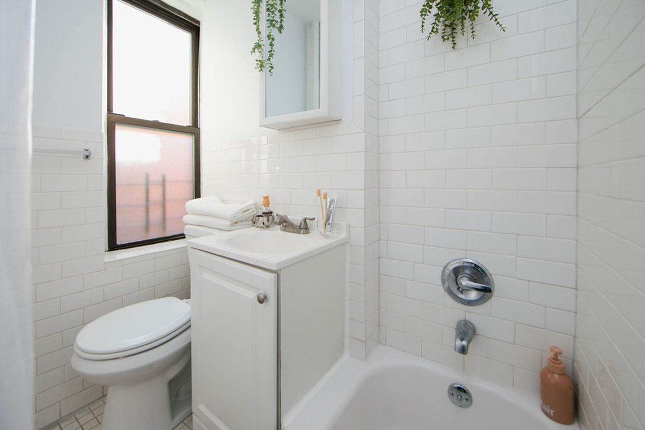 #984: East Village - 1 Bedroom (Full) - 5