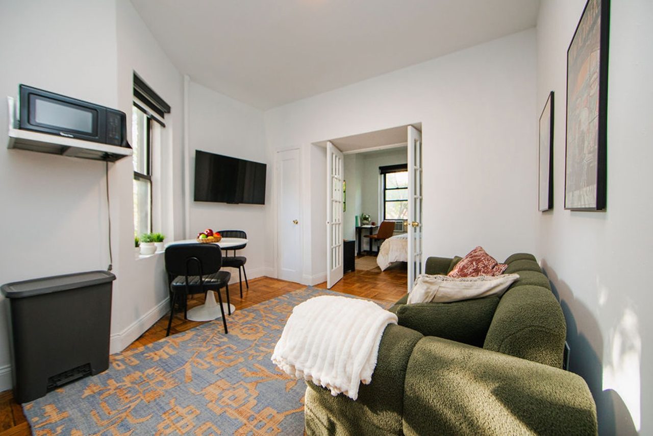#984: East Village - 1 Bedroom (Full) - 8