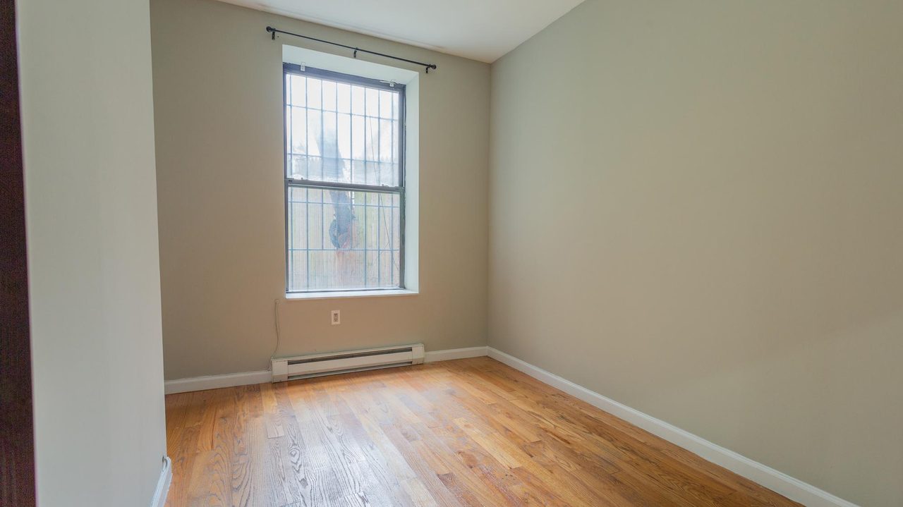  #1580: Upper West Side - Full Bedroom D  -  #1580: Upper West Side  - Gallery -  5