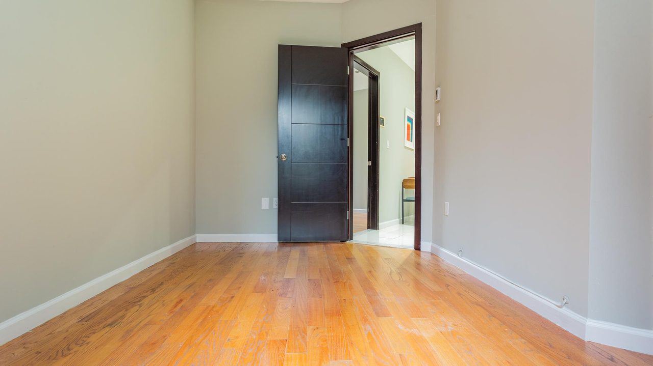  #1580: Upper West Side - Full Bedroom D  -  #1580: Upper West Side  - Gallery -  4