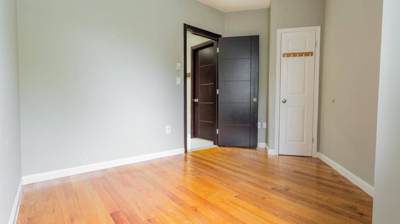  #1580: Upper West Side - Full Bedroom C  -  #1580: Upper West Side  - Gallery -  9