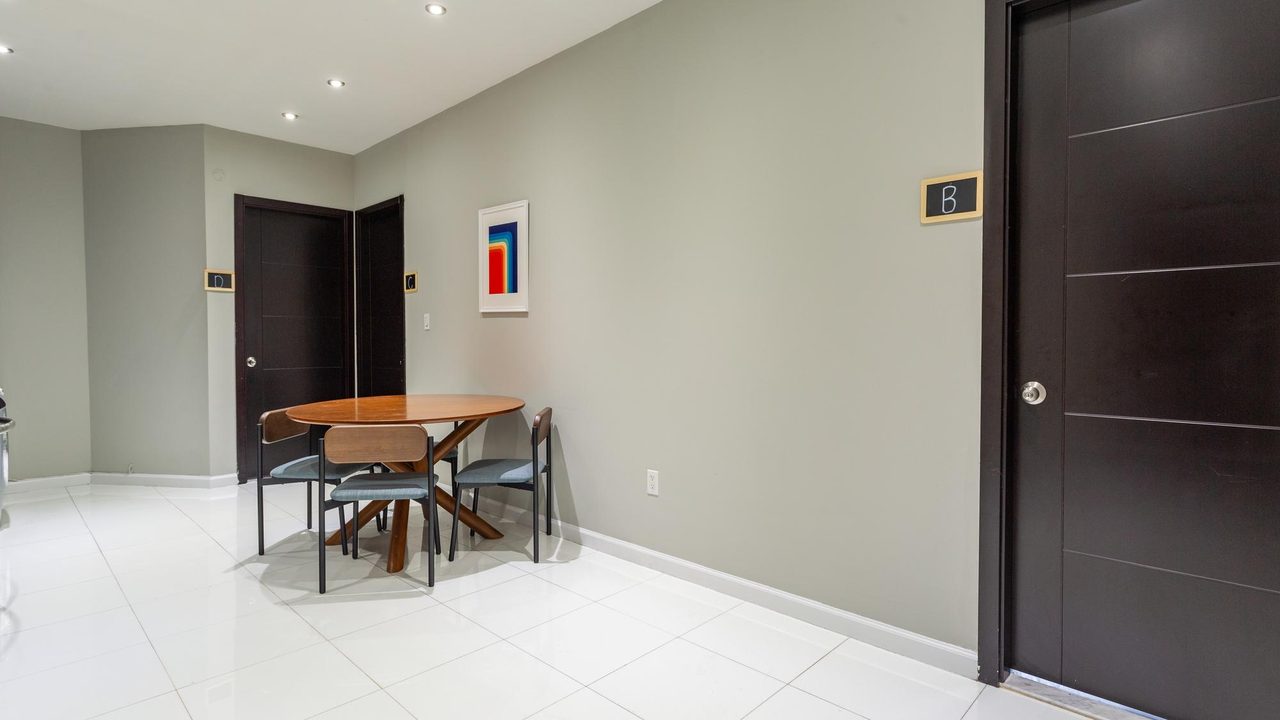  #1580: Upper West Side - Twin Bedroom A  -  #1580: Upper West Side  - Gallery -  2