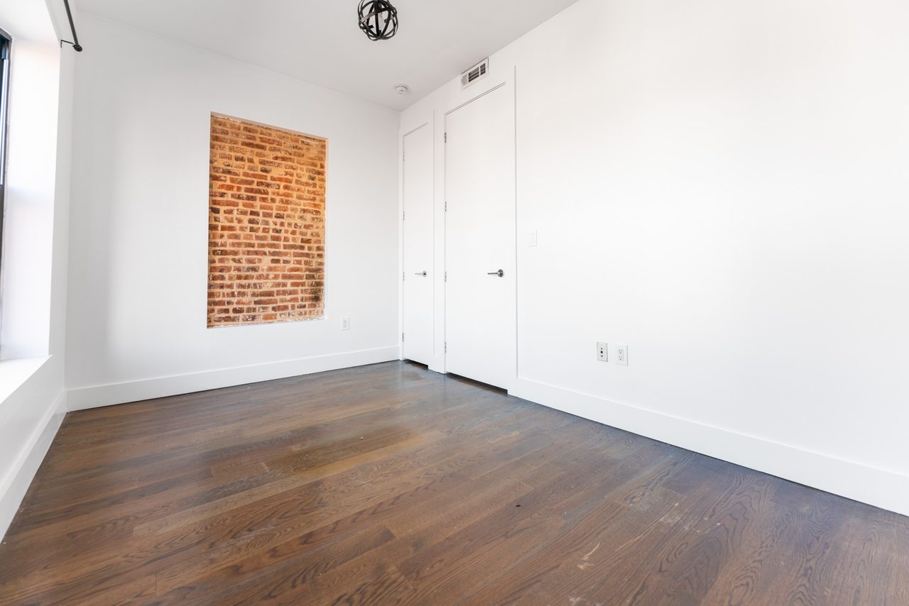 #1728: Crown Heights - Queen Bedroom D - #1728: Crown Heights - Gallery - 3
