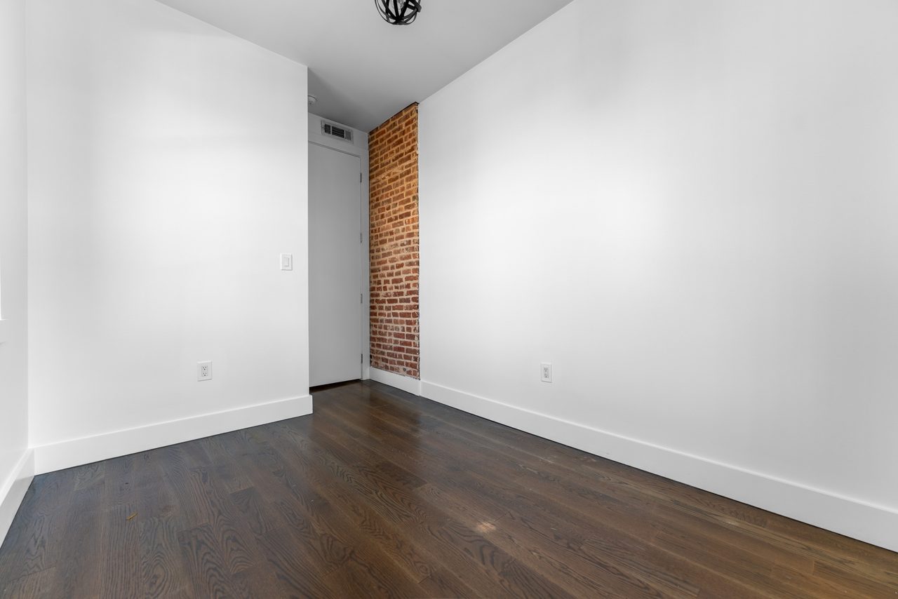 #1728: Crown Heights - Queen Bedroom A  -  #1728: Crown Heights  - Gallery -  13