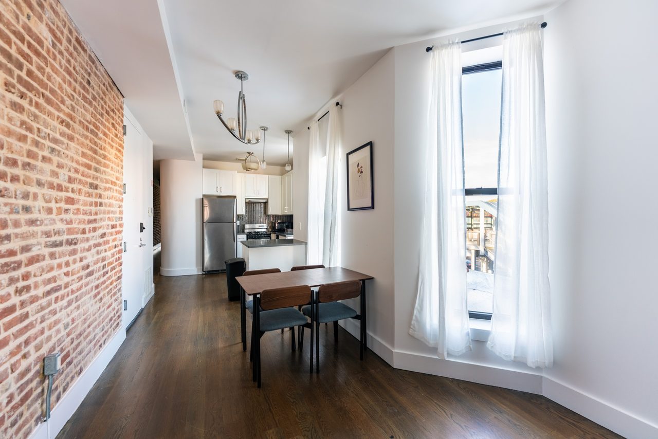 #1728: Crown Heights - Queen Bedroom B  -  #1728: Crown Heights  - Gallery -  7