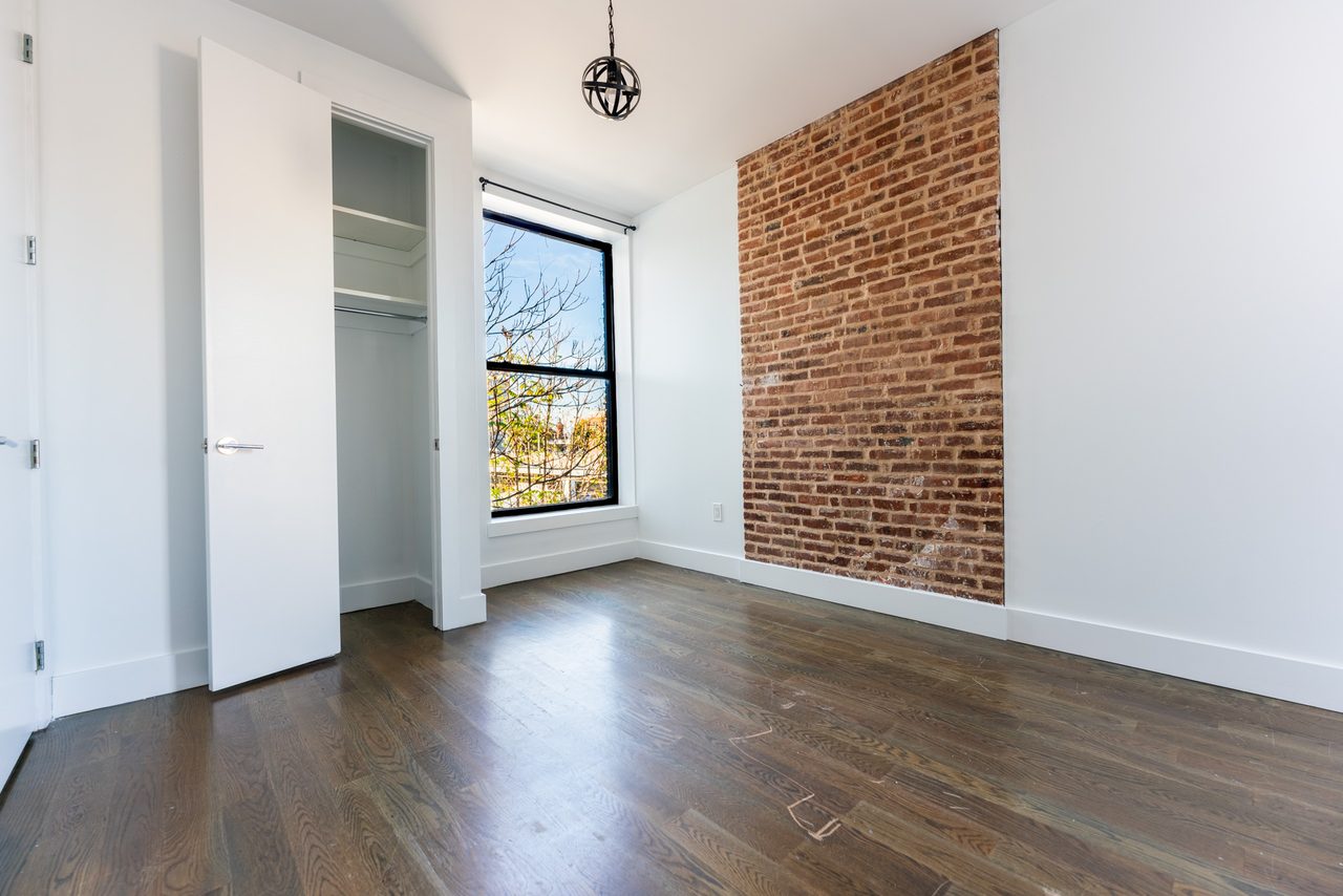  #1728: Crown Heights - Queen Bedroom B  -  #1728: Crown Heights  - Gallery -  3