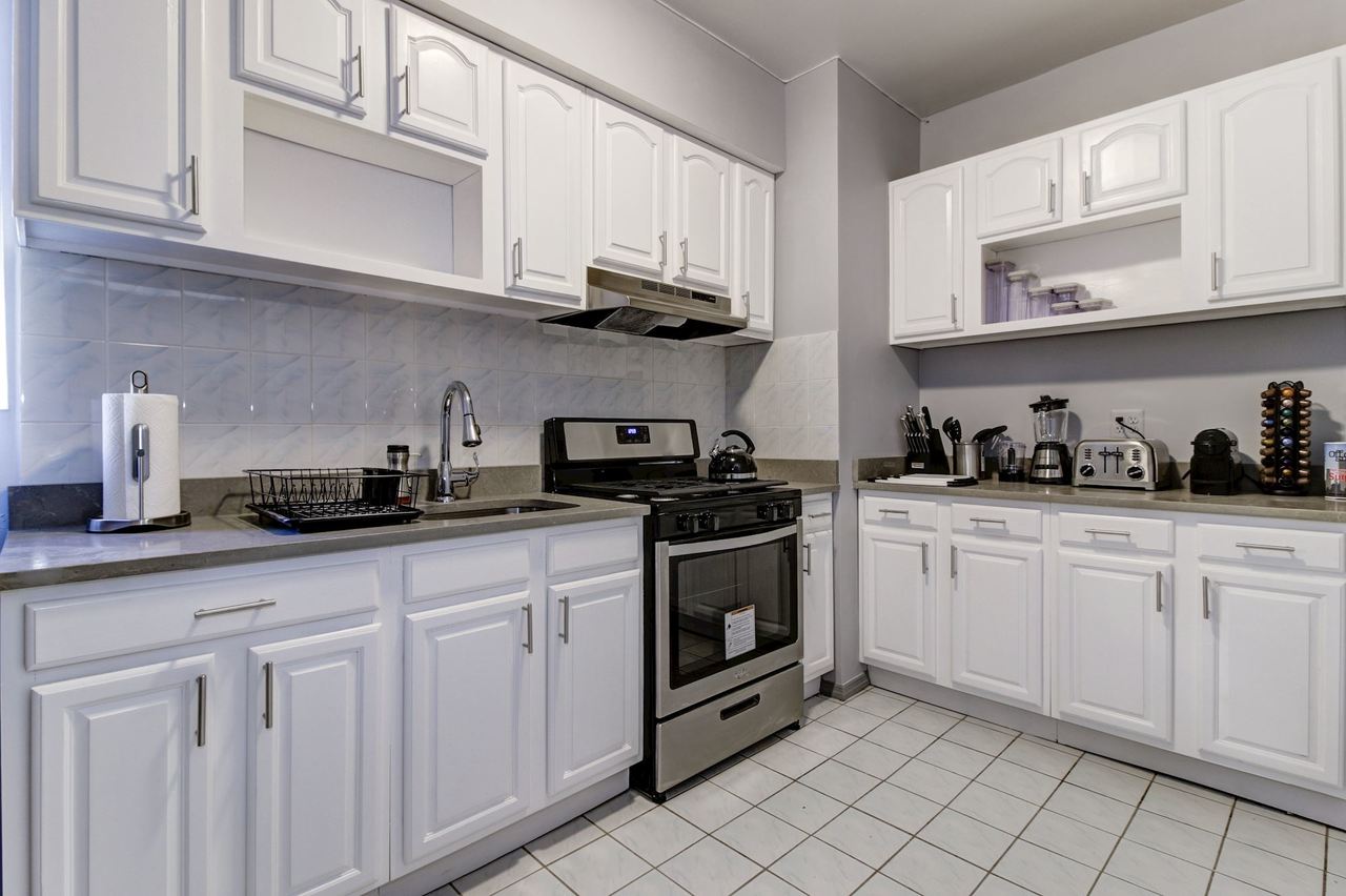  #165: Hamilton Heights - Queen Room A  -  #165: Hamilton Heights  - Gallery -  6