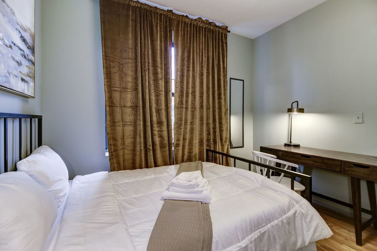 #165: Hamilton Heights - Queen Room A - #165: Hamilton Heights - Gallery - 1