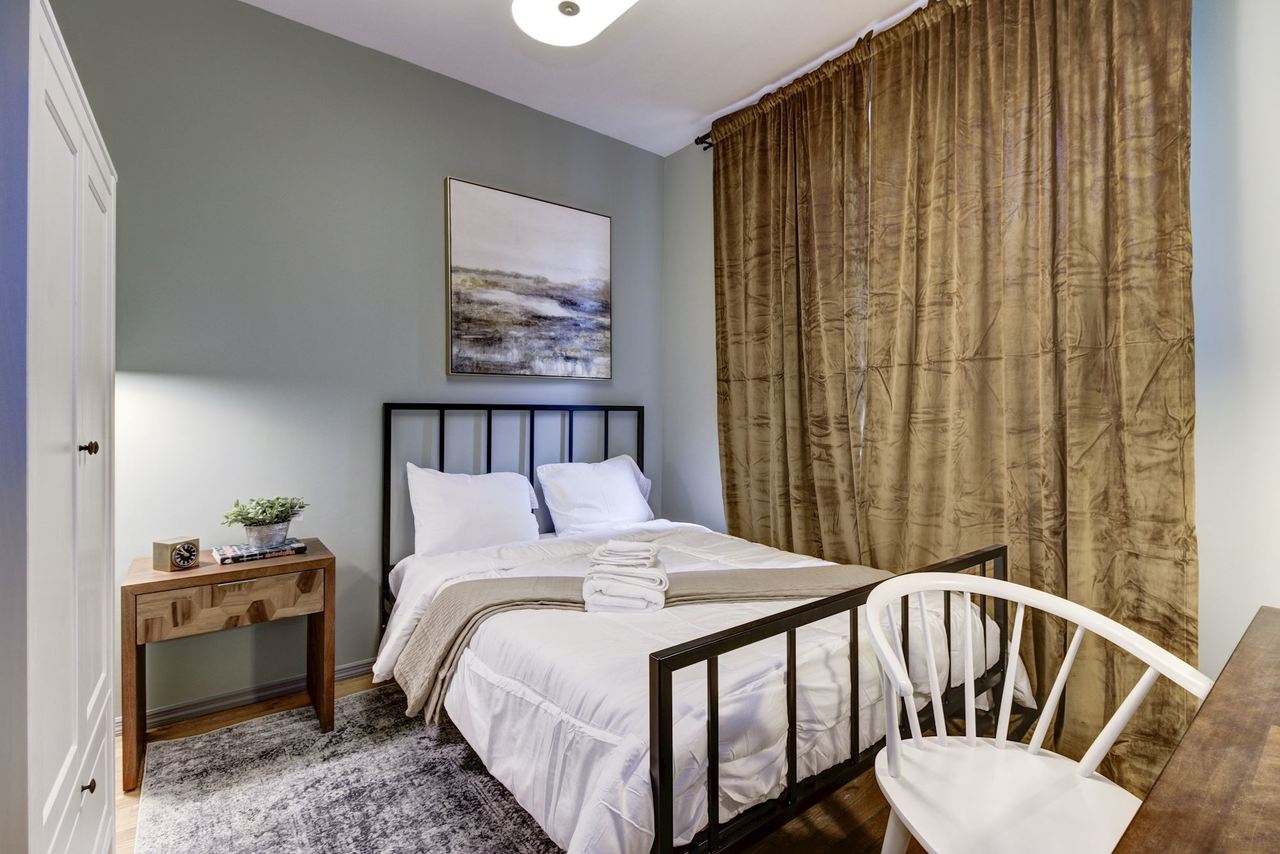 #165: Hamilton Heights - Queen Room A - 13