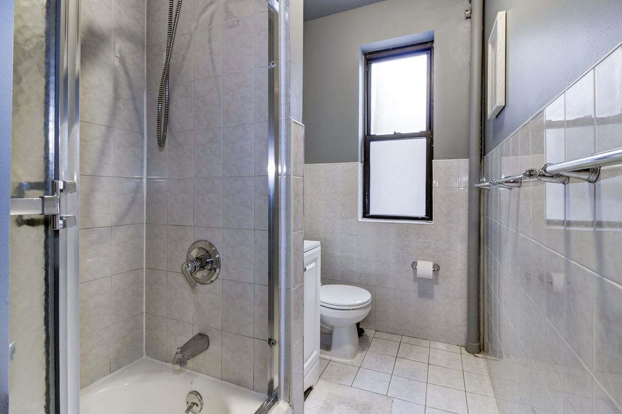 #165: Hamilton Heights - Queen Room B - 10