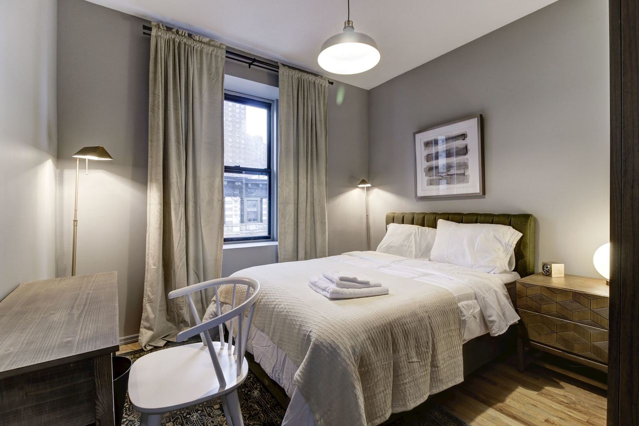 #165: Hamilton Heights - Queen Room C - #165: Hamilton Heights - Gallery - 2