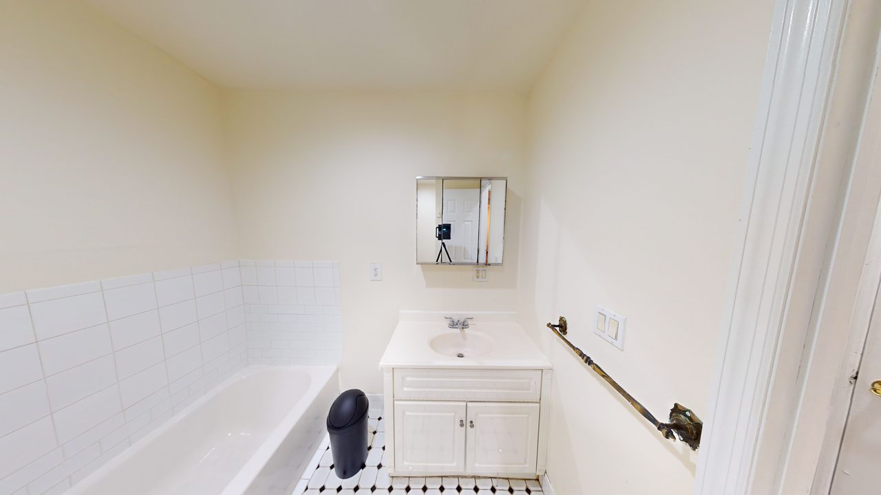 #1739: Central Harlem - Queen Bedroom A - 6