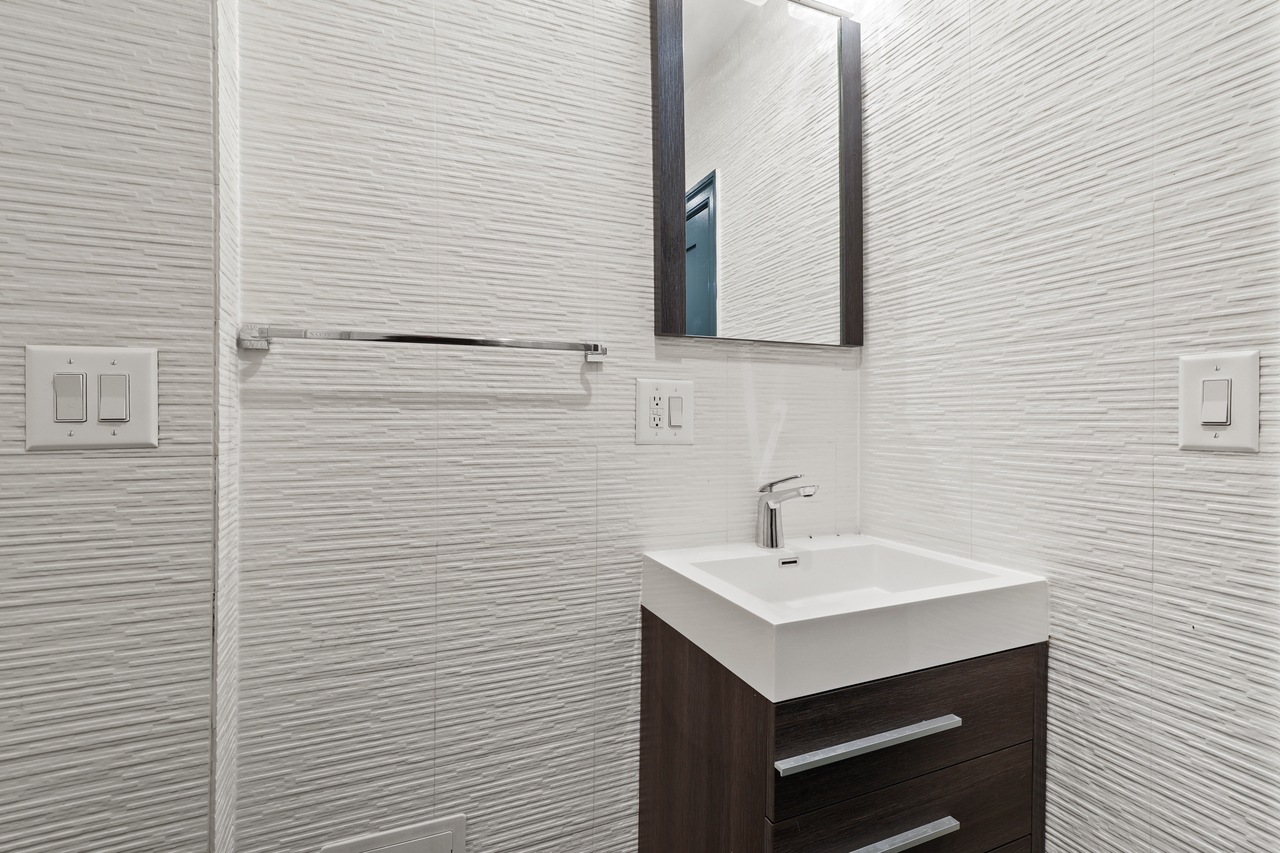 #497: Columbus Circle - 1 Bedroom (Queen) - #497: Columbus Circle - Gallery - 15