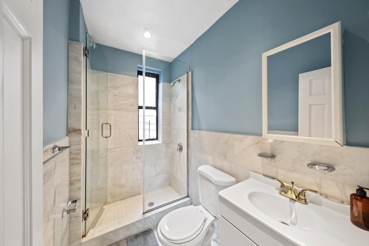 #700: East Harlem - Queen Bedroom B - 4