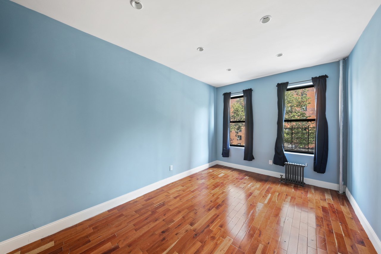 #700: East Harlem - Queen Bedroom C - 8