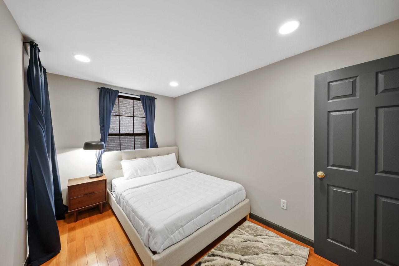 #716: East Village - Queen Bedroom C - 2